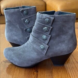 Dansko Gray Suede Ankle Boots Versatile Comfort